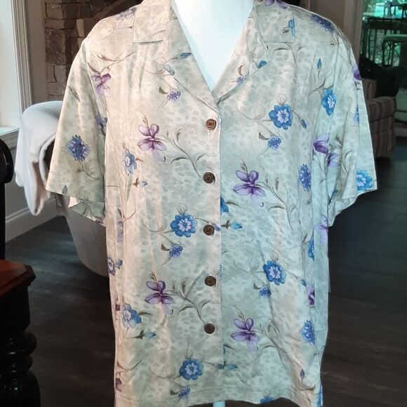 Island Traders Floral Button Down Short Sleeve Top NWT - Picture 1 of 9